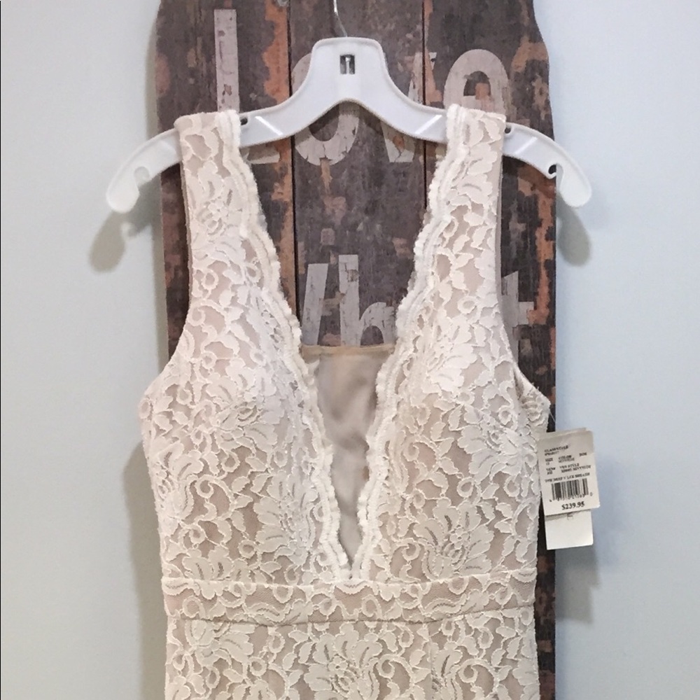 I am selling a wedding dress that was not worn!